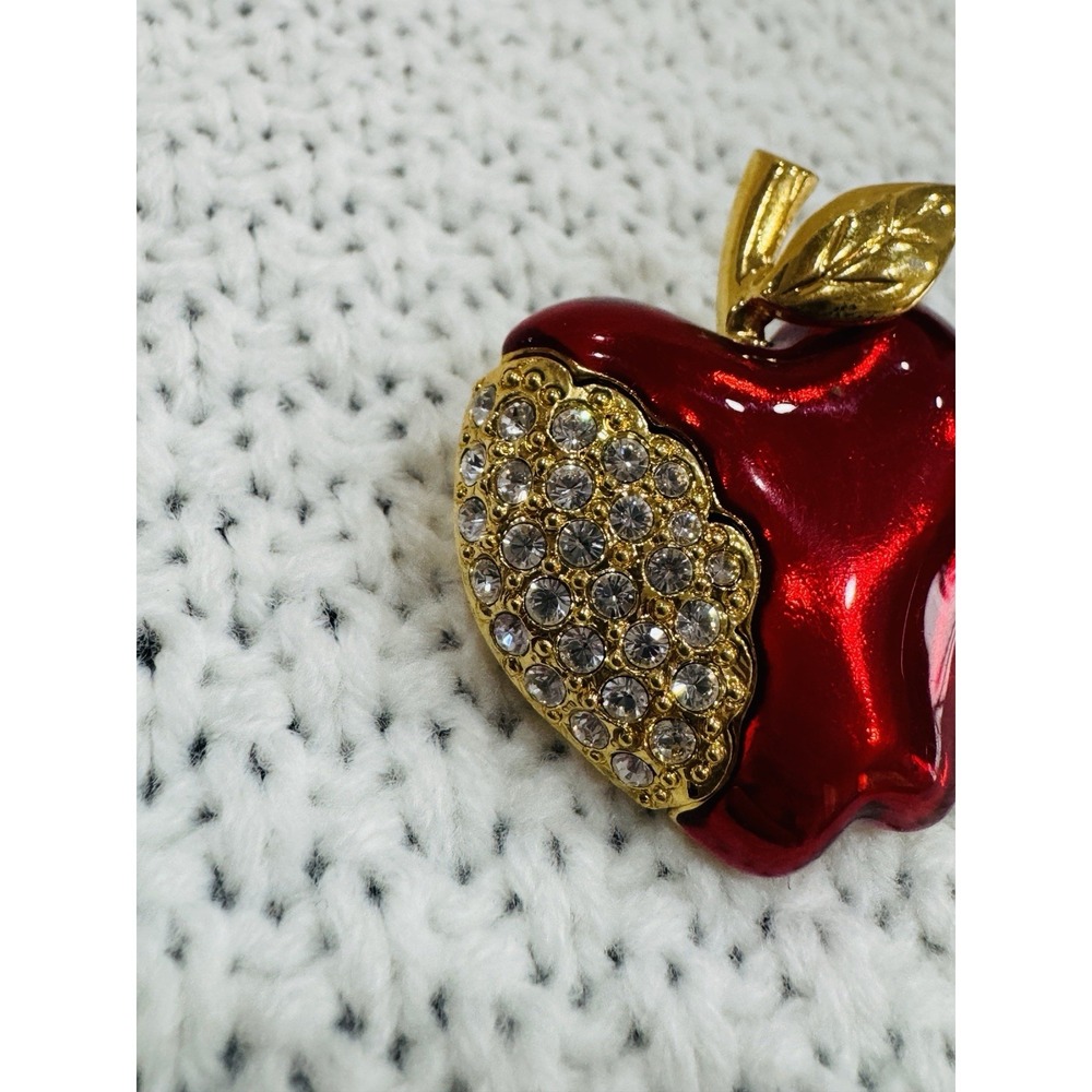 Napier Red Apple Brooch Pin Gold Tone Rhinestone Enamel Signed - Picture 2 of 4